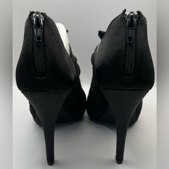 Jacqueline Ferrar~Jovana‎ Black Heels~Sz 9M. Worn Once Indoors~EUC~No Box - Picture 6 of 9